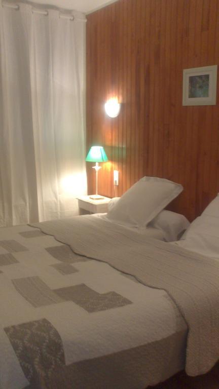 Chez Cecile Hotel Mornas Room photo